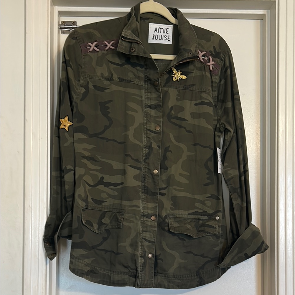 Green Utility Jacket With Embroidered Details And Relaxed Fit